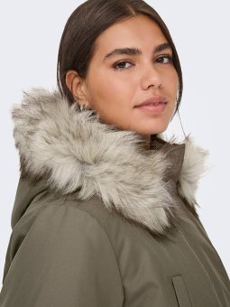 CARIRENA - Plus Size Jakke fra Only Carmakoma
