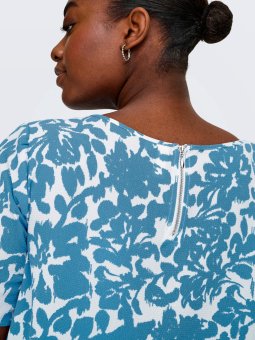 CARLUX - Plus Size Kjole fra Only Carmakoma