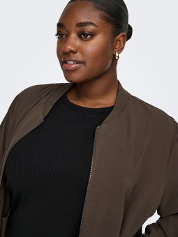 CARLUX - Plus Size Jakke fra Only Carmakoma