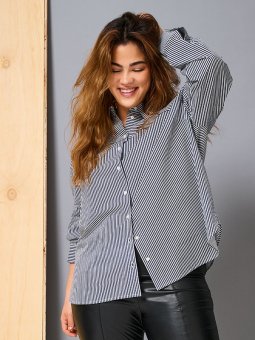 CARKARIN - Plus Size Skjorte fra Only Carmakoma