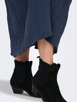 CARJUNNA - Plus Size Skjørt fra Only Carmakoma