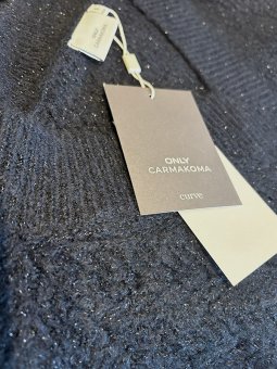 CARLUCILLA - Plus Size Genser fra Only Carmakoma