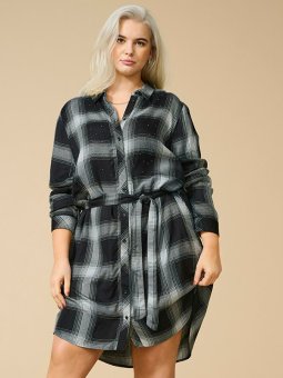 CARRILEY - Plus Size Kjole fra Only Carmakoma