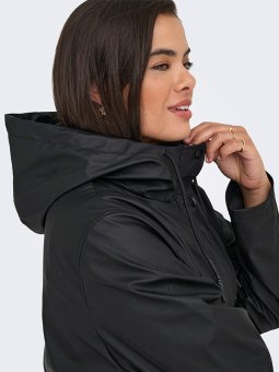 CARELISA - Plus Size Raincoat fra Only Carmakoma