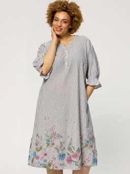 ZH-MABEL1570-DRESS3/4 - Plus Size Kjole fra Zhenzi