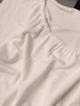 BEATA - Plus Size Topp fra Gozzip