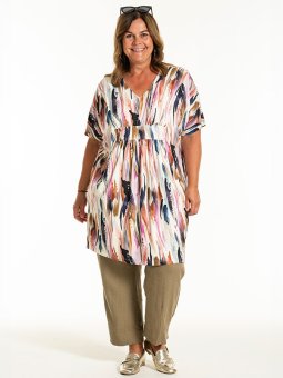 BELINA - Plus Size Kjole fra Gozzip