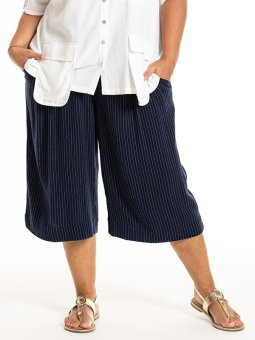 KATALIN - Plus Size Shorts fra Gozzip