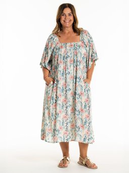 KERSTINE - Plus Size Kjole fra Gozzip