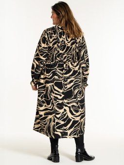 GITT - Plus Size Kjole fra Gozzip
