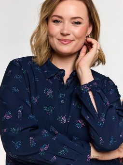 GKARINA - Plus Size Skjorte fra Gozzip