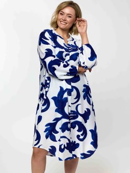 GANJA - Plus Size Kjole fra Gozzip