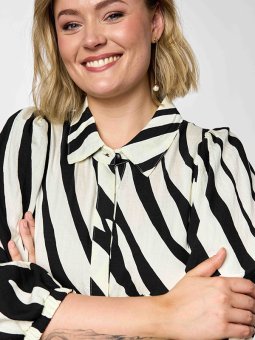 GWILMA - Plus Size Kjole fra Gozzip