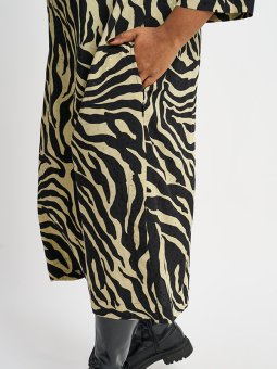 SARONA - Plus Size Kjole fra Pont Neuf