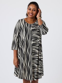 SATINA TEA - Plus Size Kjole fra Pont Neuf