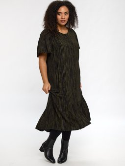 SNADINE - Plus Size Kjole fra Studio