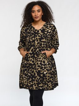 SBIRGITTE - Plus Size Kjole fra Studio