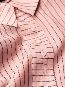 SAYLA - Plus Size Kjole fra Gozzip Black