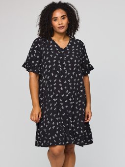 SJETTE - Plus Size Kjole fra Studio