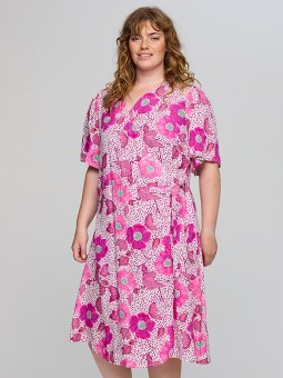 SALBA - Plus Size Kjole fra Studio