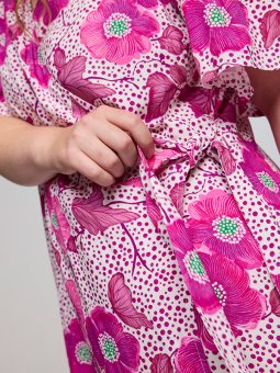 SALBA - Plus Size Kjole fra Studio