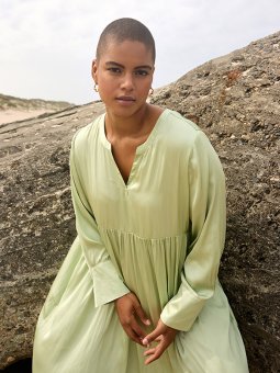 WA-SAVANNA - Plus Size Kjole fra Wasabi Concept