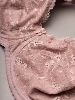 BEATE BLUSH - Plus Size BH med bøyle fra Plaisir