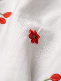 SAVA - Plus Size T-skjorte fra Studio