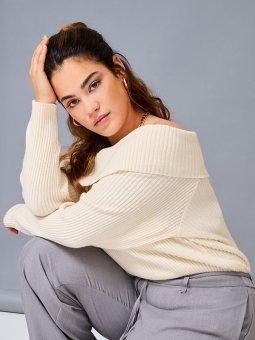 CARKATIA - Plus Size Genser fra Only Carmakoma