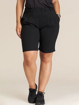 SALLY - Plus Size Shorts fra Studio
