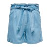 Carlea - Lyseblå shorts med volang og bindebånd fra Only Carmakoma